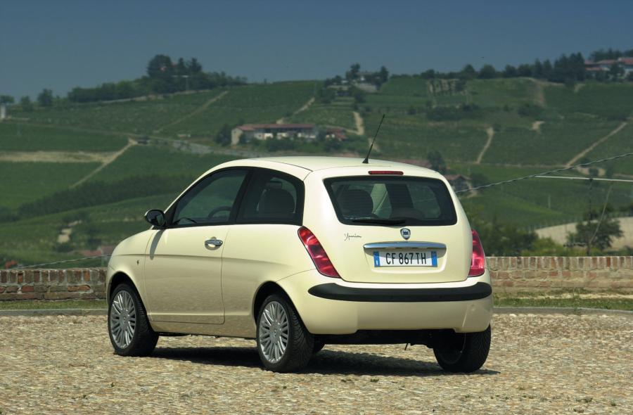  Lancia Ypsilon 2003 года  (фото 71 из 114)
